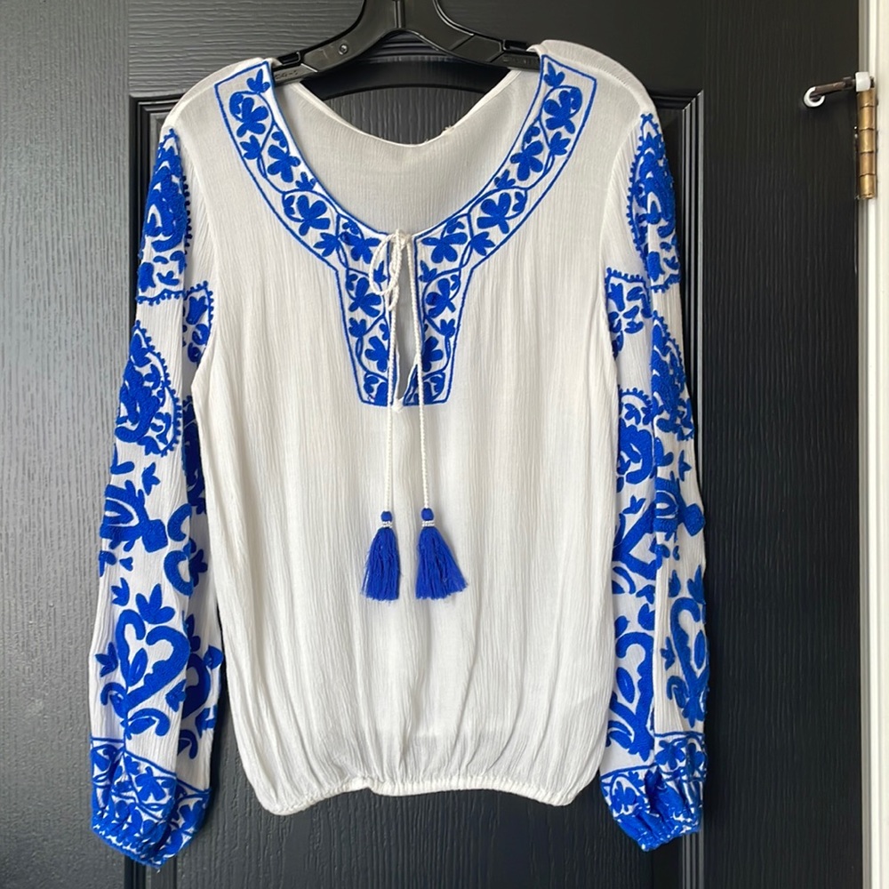 Z & L embroidered blouse